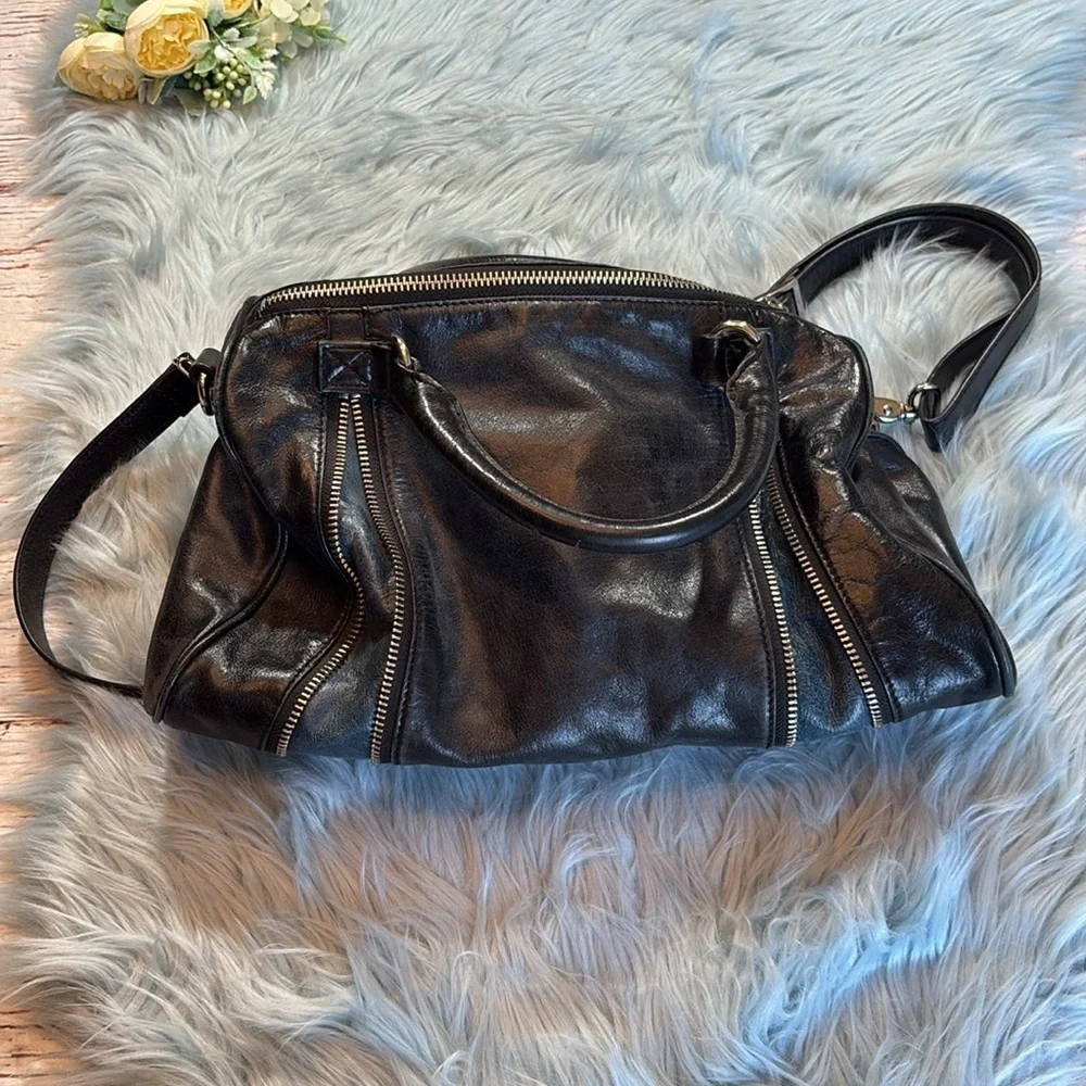 Badgley Mischka Dual Zip Blue Leather Bag